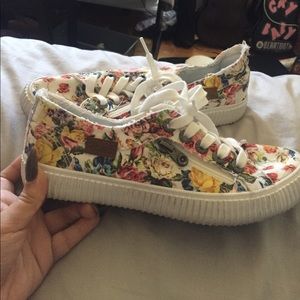 SOLD ON MERCARI Floral Roxy Sneakers
